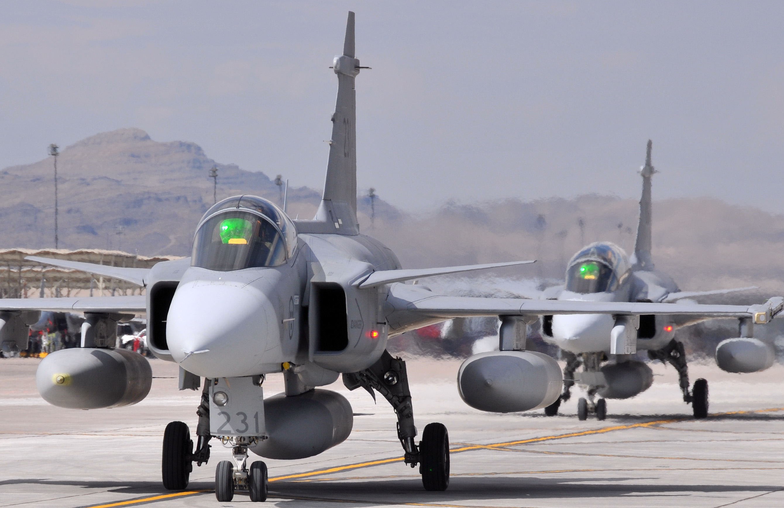 RĂZBOI în Ucraina, ziua 1.338. Zelenski cumpără 150 de avioane de vânătoare Gripen cu bani rusești