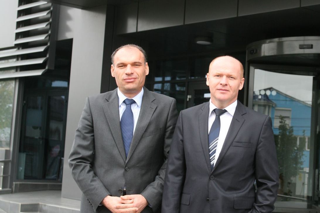 Frații Pavăl intră puternic în afaceri la Iași. Tranzacția uriașă de 12 milioane de euro pe care o pun la cale