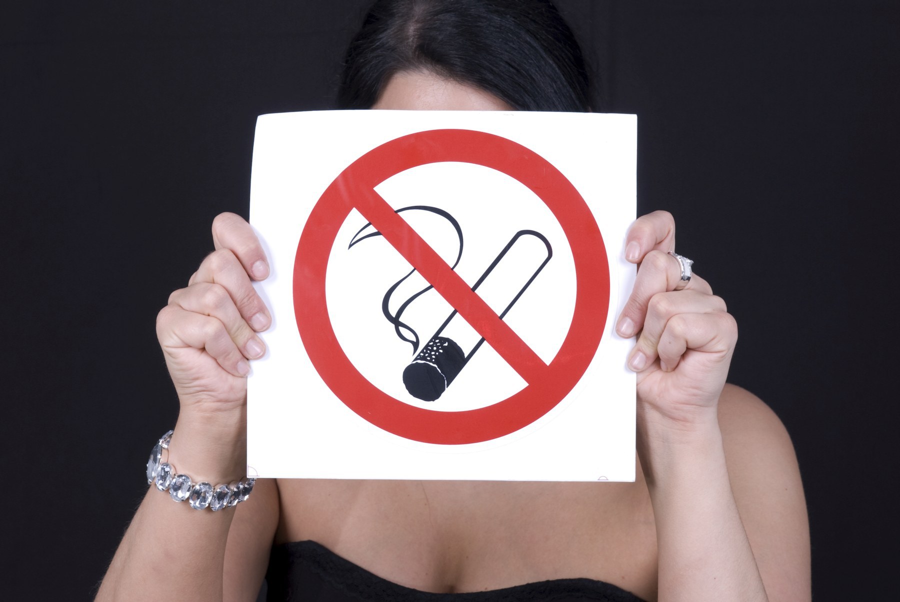 Iadul fumătorilor. Primul oraș din lume în care nu mai poți să aprinzi o țigare fără să fi ars