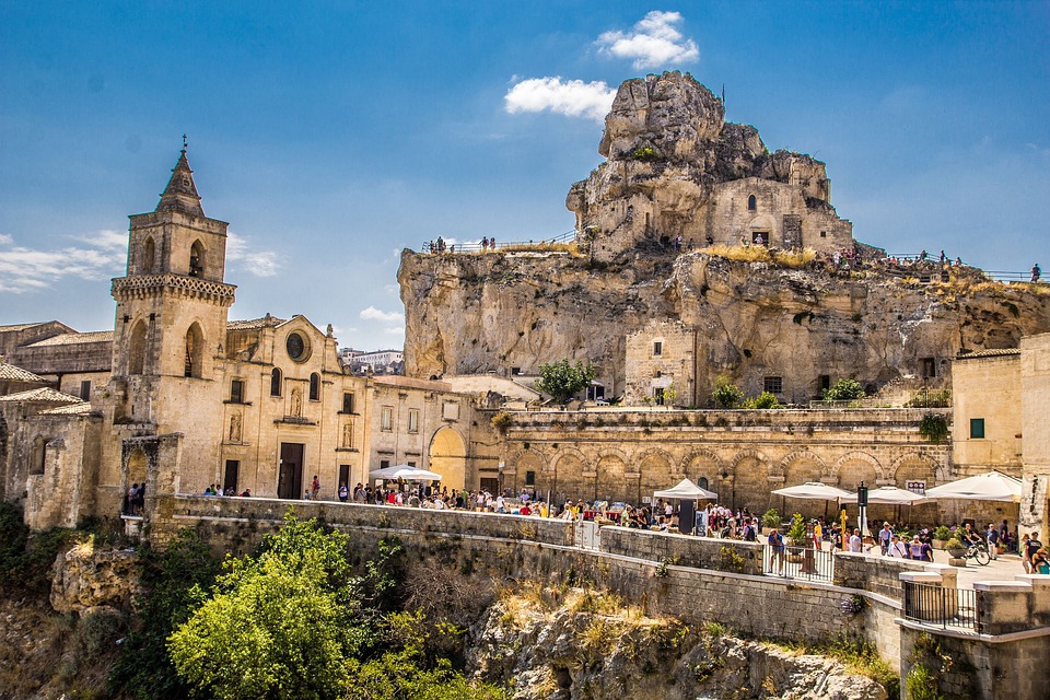 Orașul italian considerat cândva „rușinea națională” care astăzi îi lasă pe turiști fără cuvinte. A fost evacuat în anii 50