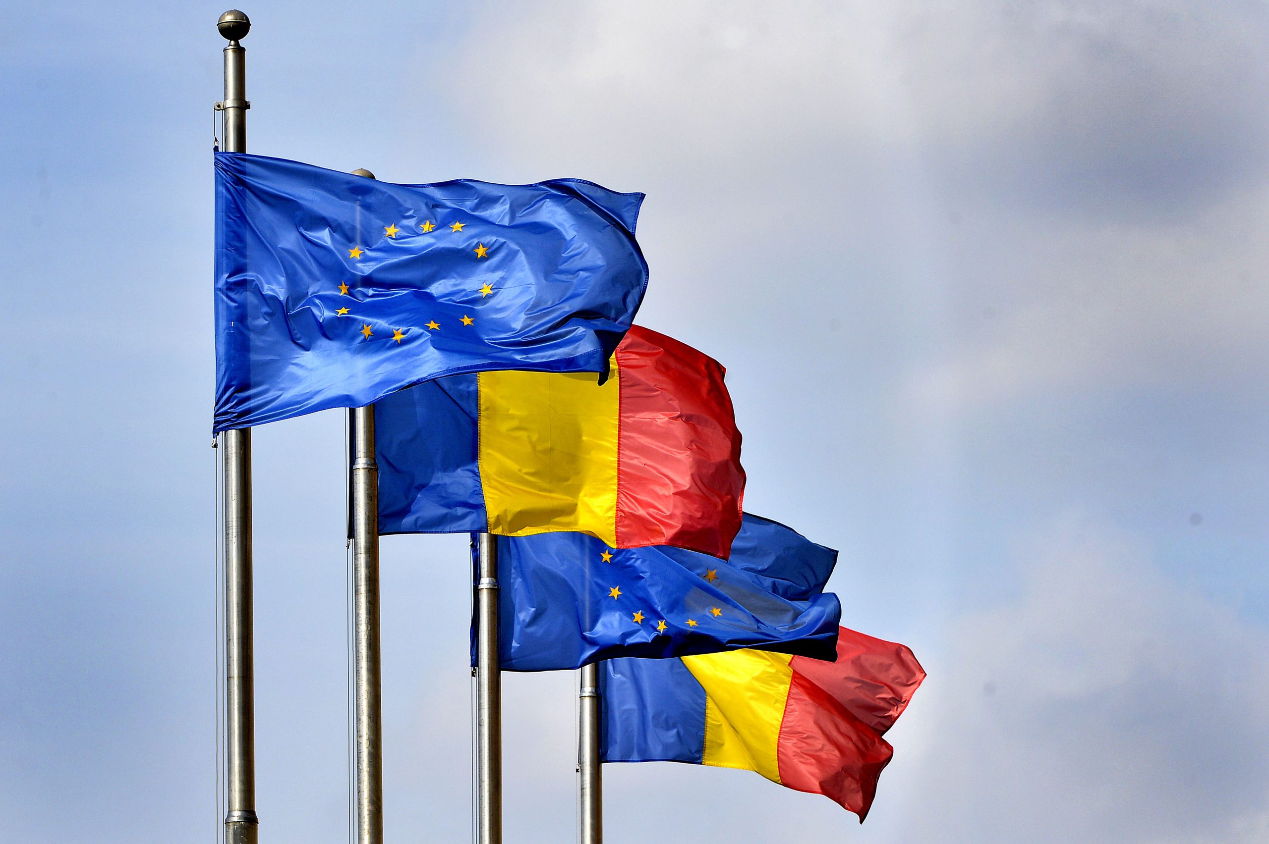 Eurobarometru 2026: Românii au mai multă încredere în UE