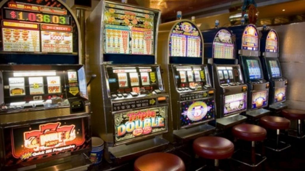 Se extinde „moda” scoaterii sălilor de jocuri de noroc din orașe? Ce vor să facă primarii din județul Iași