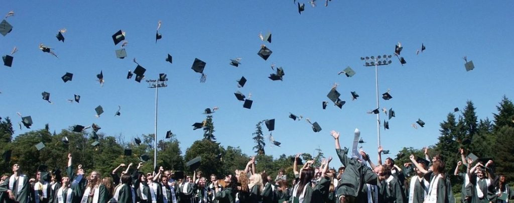 Din cauza codului roşu de ploi, SNSPA suspendă cursurile de miercuri, cu prezenţă fizică. Activităţile didactice se vor muta în online