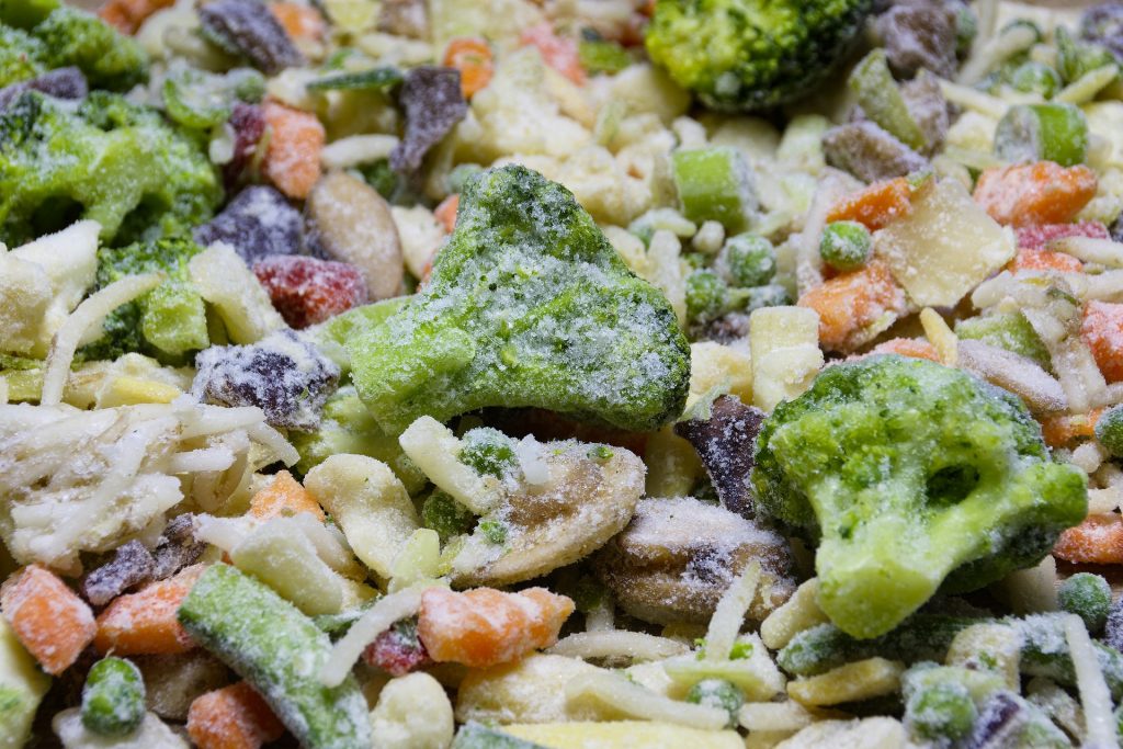 De ce sunt mai sănătoase legumele congelate. Ce recomandă medicii nutriționiști