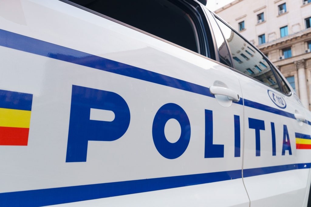 Un membru al unei secții de votare este cercetat pentru fraudă după ce a votat cu reședința expirată. Alte 6 persoane sunt cercetate