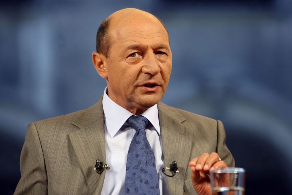 Traian Băsescu explică gestul pe care l-a făcut la înmormântarea lui Ion Iliescu: „N-am avut de ce să țin un moment de reculegere”