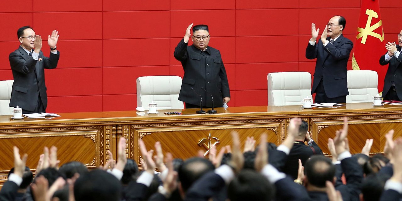 Fără precedent: Coreea de Nord a dezvelit o statuie a liderului Kim Jong Un. Asemenea onoruri sunt rezervate liderilor decedați