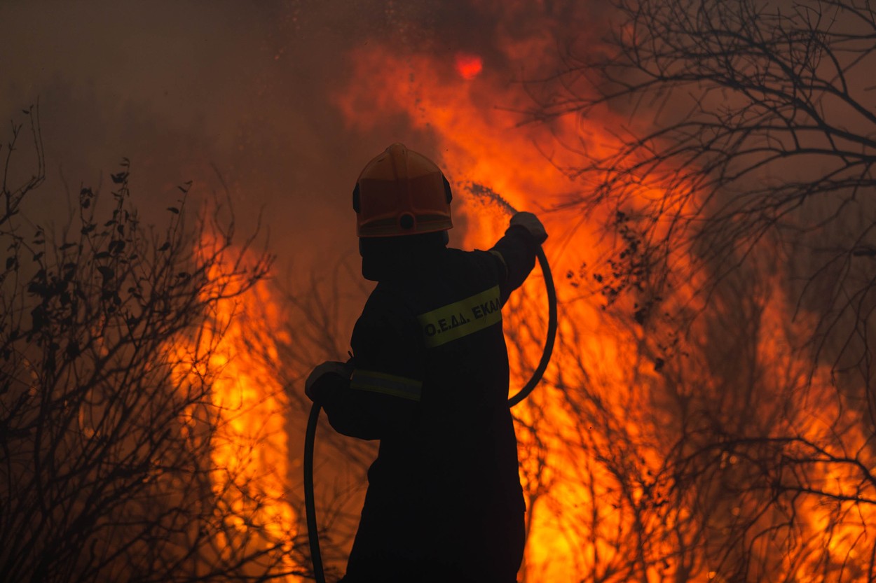 Cel puțin 11 morți într-un incendiu produs la un mare mall de lângă Teheran. Iranul, confruntat cu numeroase tragedii asemănătoare