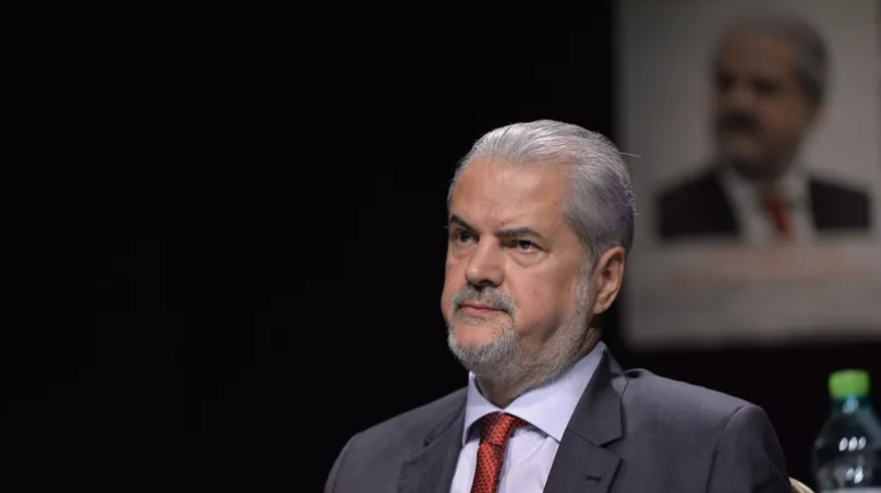 Adrian Năstase a fost operat la spitalul „Foișor”. El a suferit o intervenție destul de complicată