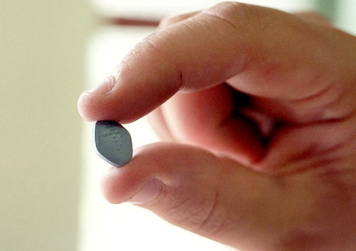 A apărut prima pastilă pentru slăbit. Cât costă și de când poate fi găsită în farmacii
