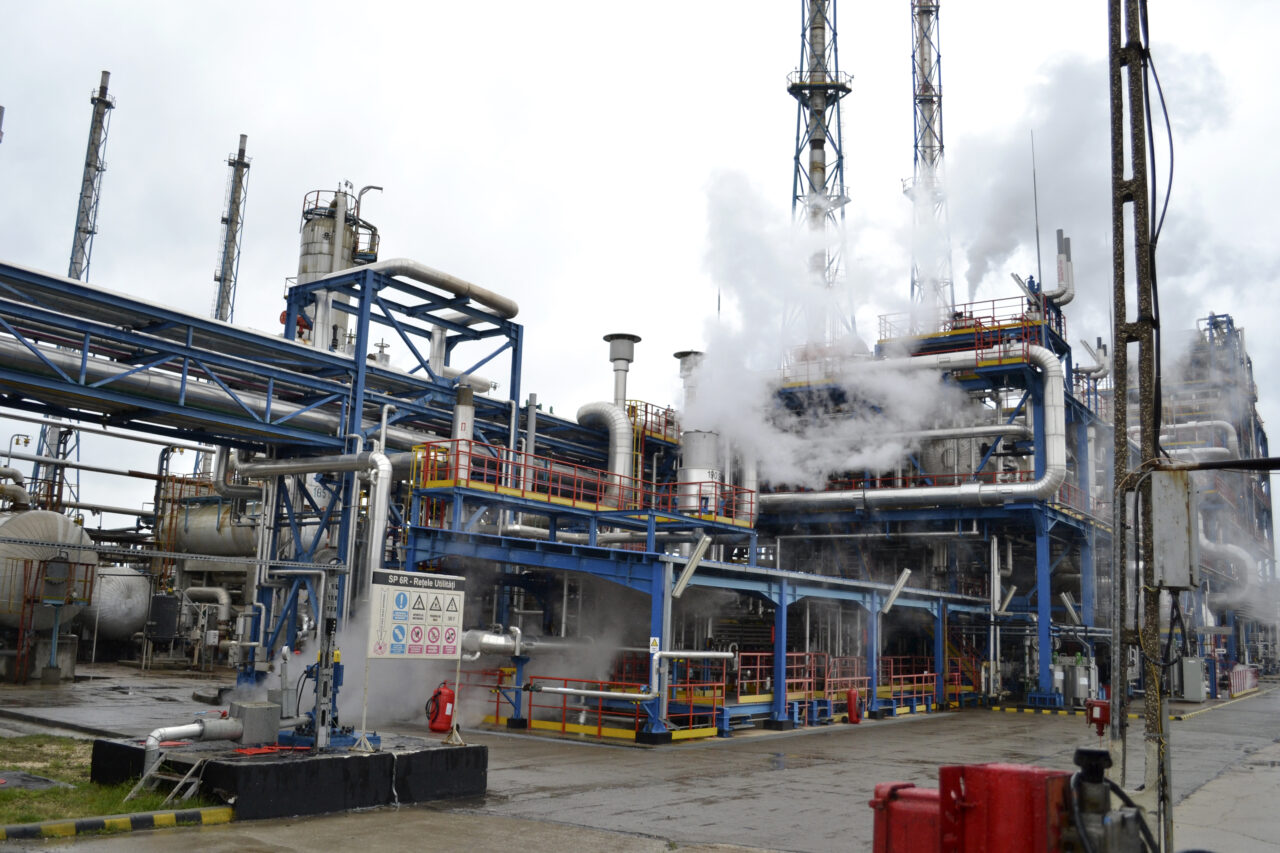 Rompetrol Downstream, în centrul unui scandal uriaș. Compania a fost denunțată pentru practici anticoncurenţiale și abuzul de poziție dominantă