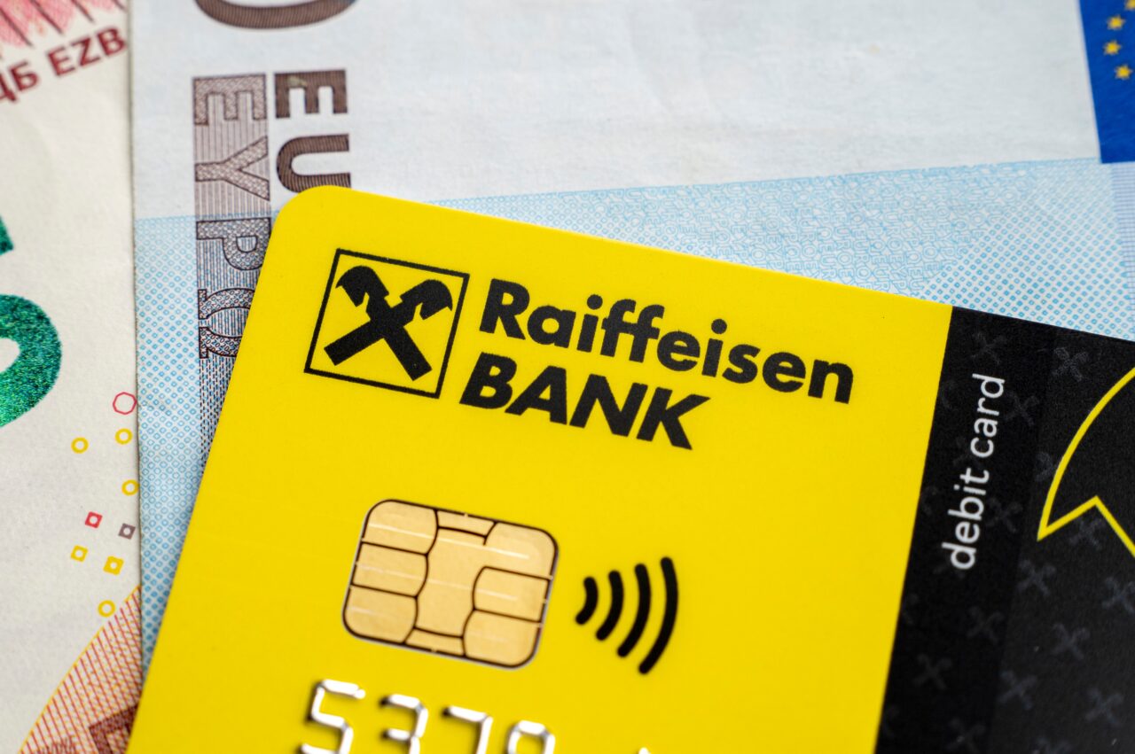 Raiffeisen este pe cale să cumpere filiala românească a BBVA pentru 550 de milioane de euro