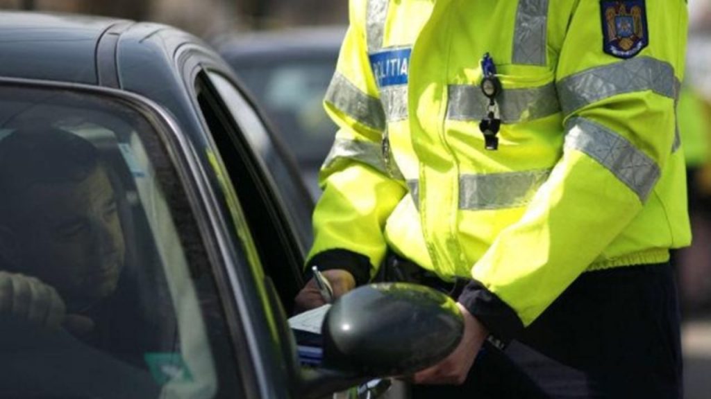 Un șofer i-a uimit pe polițiștii care efectuau un filtru pe Calea Ferentari din Capitală. Nu a oprit la semnalul lor, iar ce a urmat e halucinant