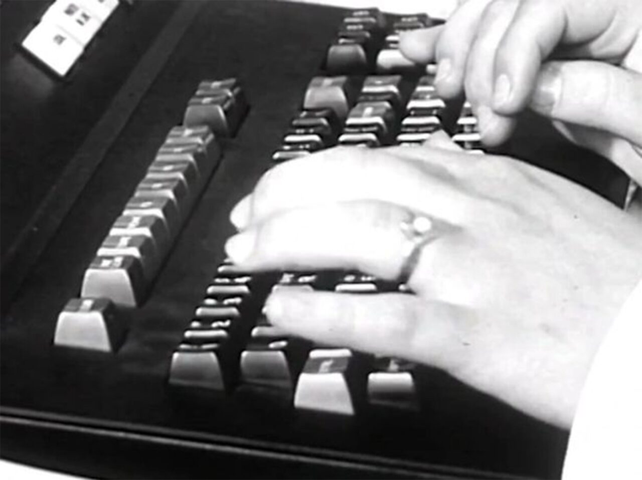 Inteligența Artificială terorizează piața muncii. Competențele digitale au devenit indispensabile la angajare