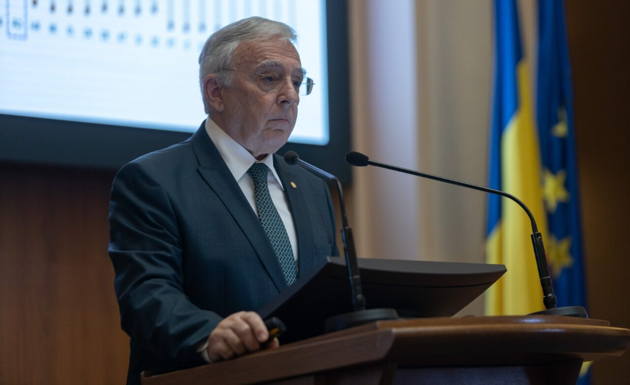 Cursul BNR a explodat. Se implică Isărescu din nou în lupta politică? Coincidență între alegerile prezidențiale și criza politică de acum: rata de schimb leu-euro crește brusc și este folosită ca sperietoare