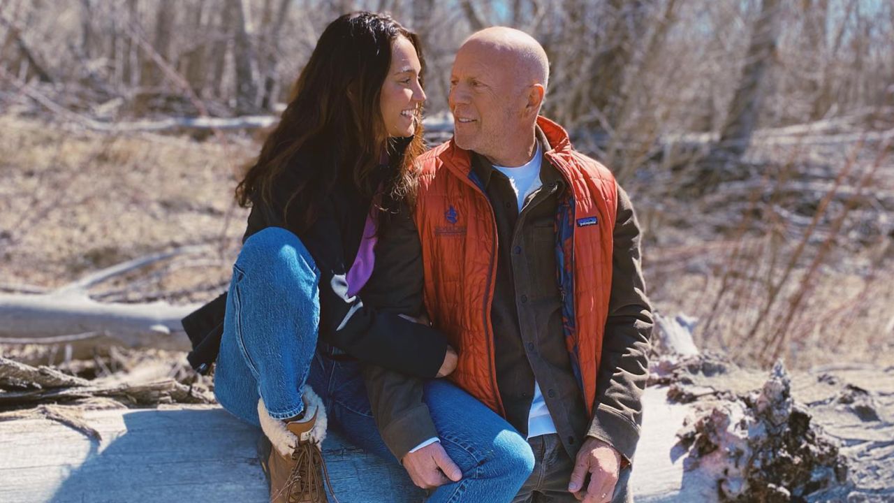 Soția lui Bruce Willis, noi DETALII despre starea de sănătate a celebrului actor: „Am învățat să ne adaptăm și avem o modalitate de a comunica cu el”