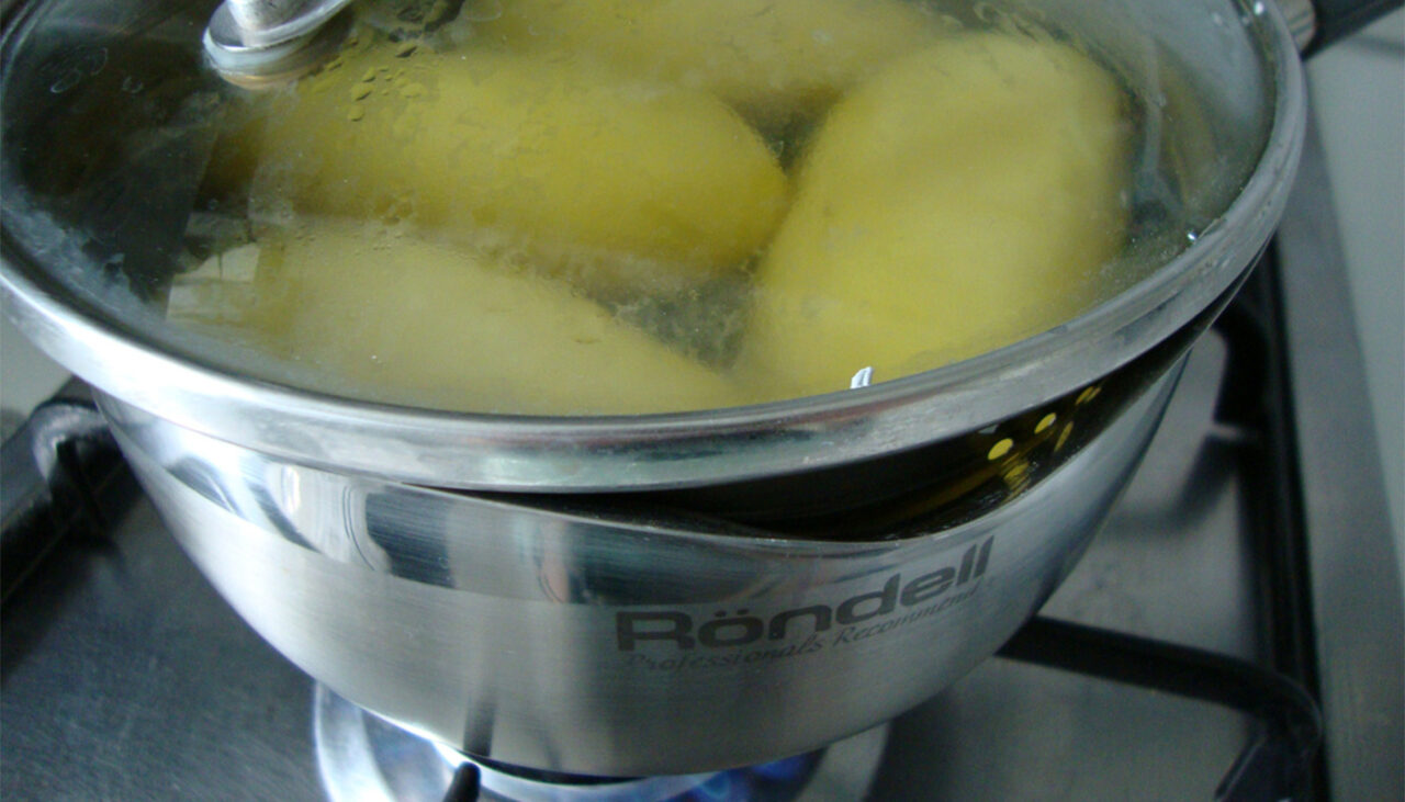 Unde se face cea mai bună mâncare de cartofi din lume. Este o reteță cu doar trei ingrediente