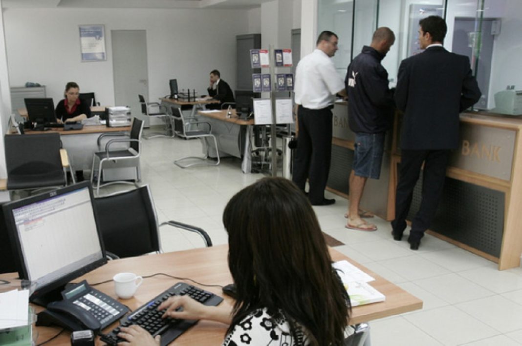 Birocrație sau rea voință, într-o primărie din Iași? Ce a ajuns să facă o femeie, de la o CERERE banală depusă la ghișeu