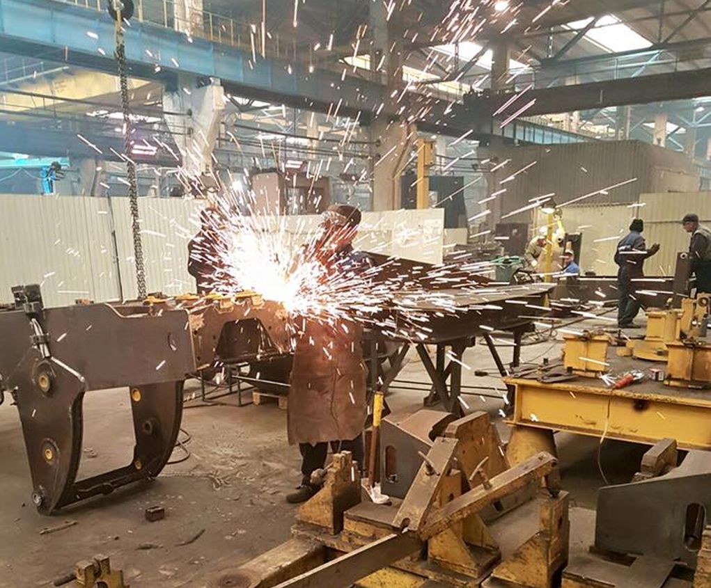 INS: Producţia industrială a scăzut ca serie brută cu 1,1%, în primele 11 luni din 2025