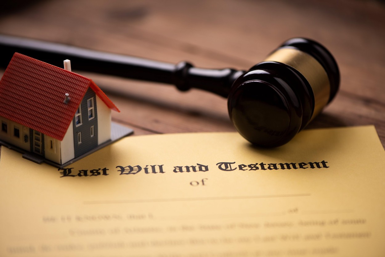 În ce condiţii se mai poate face succesiunea, dacă au trecut mai mulți ani de la decesul unui membru al familiei. Legea este foarte clară