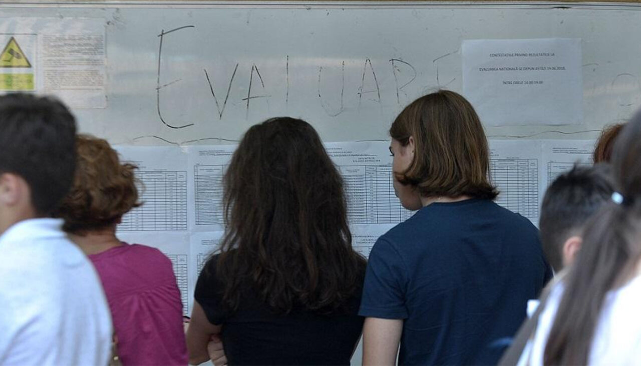 Simulare Evaluare Națională la Română. „Poate unul din 500 reușește să facă un atribut din pronume personal „eu””.