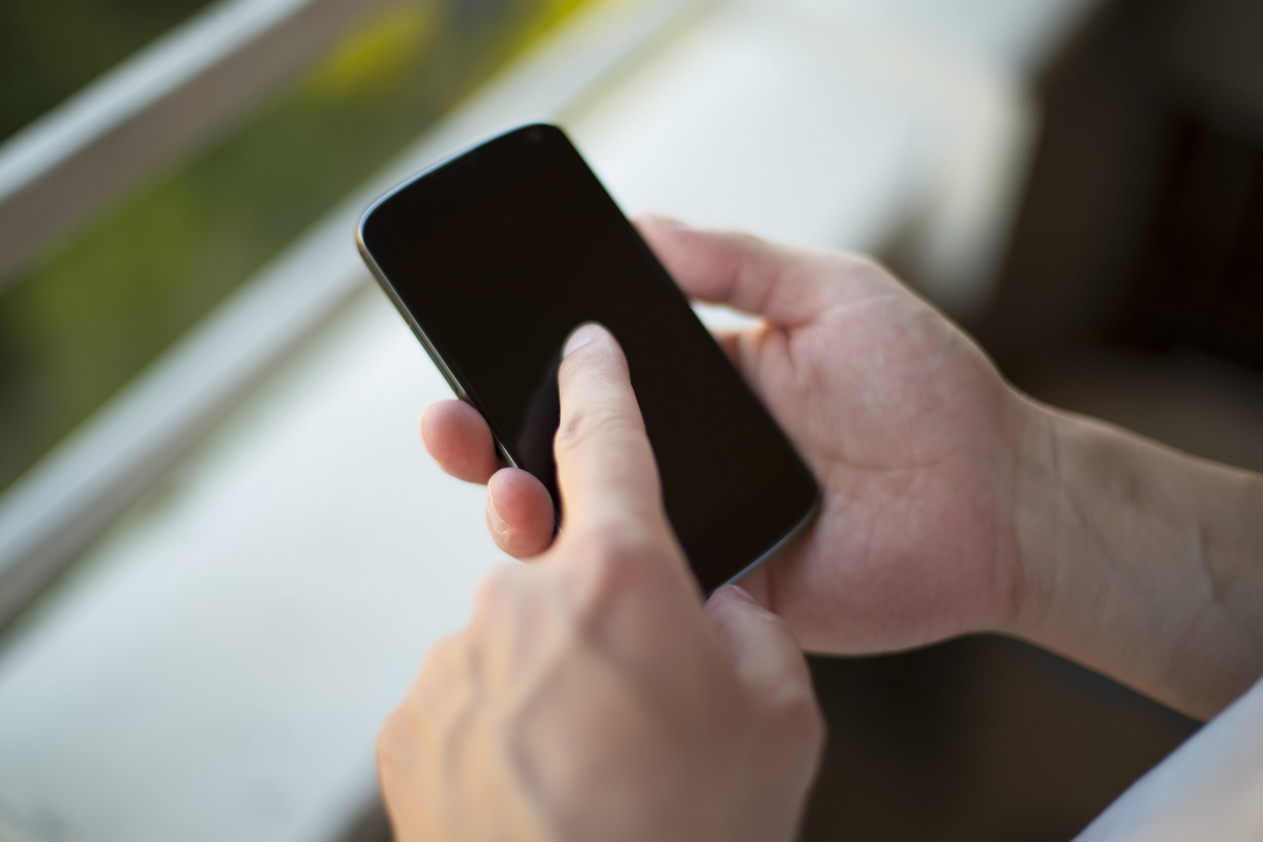 Facturile de telefonie ale românilor ar putea scădea