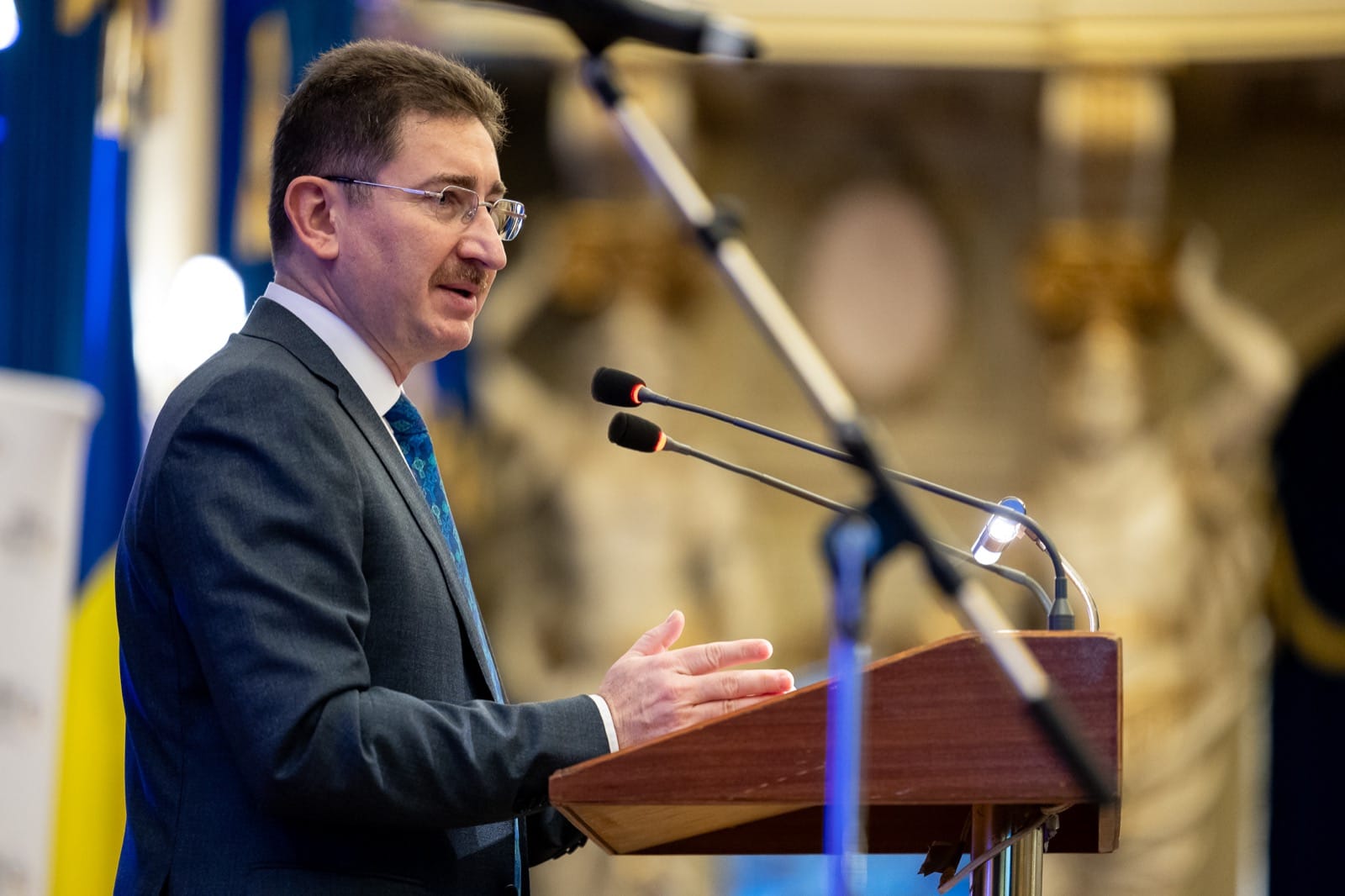 Critica lui Chirițoiu la reducerea accizei la carburanți