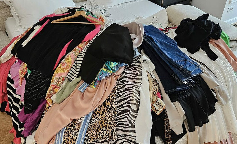 Țeapa pe care a luat-o o femeie după ce a cumpărat o rochie de pe Vinted cu 400 de lei. Ce se afla în colet