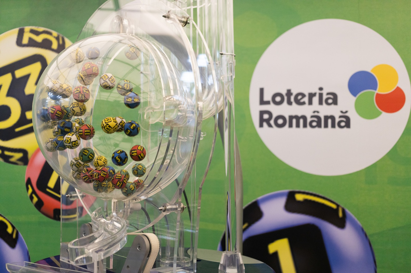 Numerele loto extrase la tragerile de joi, 2 octombrie 2025. REPORT de peste 7,13 milioane de euro, la Loto 6/49