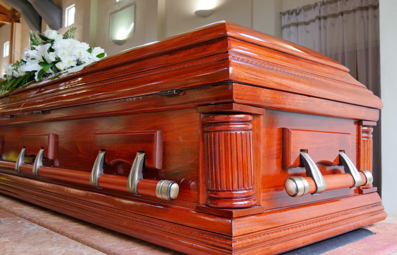 Orașul din România care majorează taxele pentru înmormântări. Cât va costa o înhumare