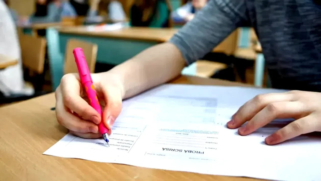 Elevii care pot fi admiși la liceu fără să mai susțină Evaluarea Națională