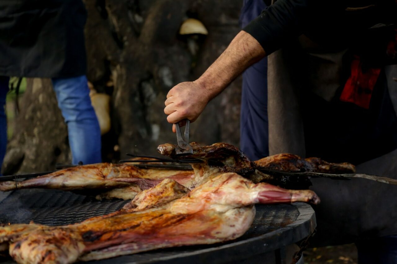 Friptura de miel ți se „topește în gură”, dacă adaugi un ingredient simplu din bucătărie. Carnea devine fragedă și suculentă