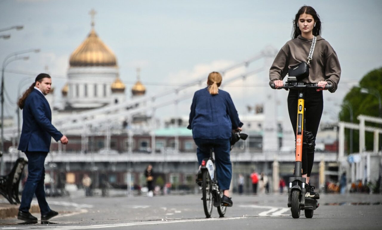 A intrat în vigoare noua poliță RCA pentru biciclete și trotinete electrice. Amenzile pentru lipsa acesteia pot ajunge până la 2.000 de lei