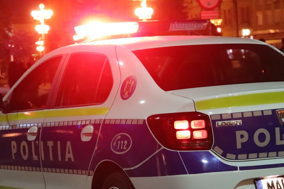 Un tânăr de 18 ani, fără permis, s-a urcat beat la volan și 