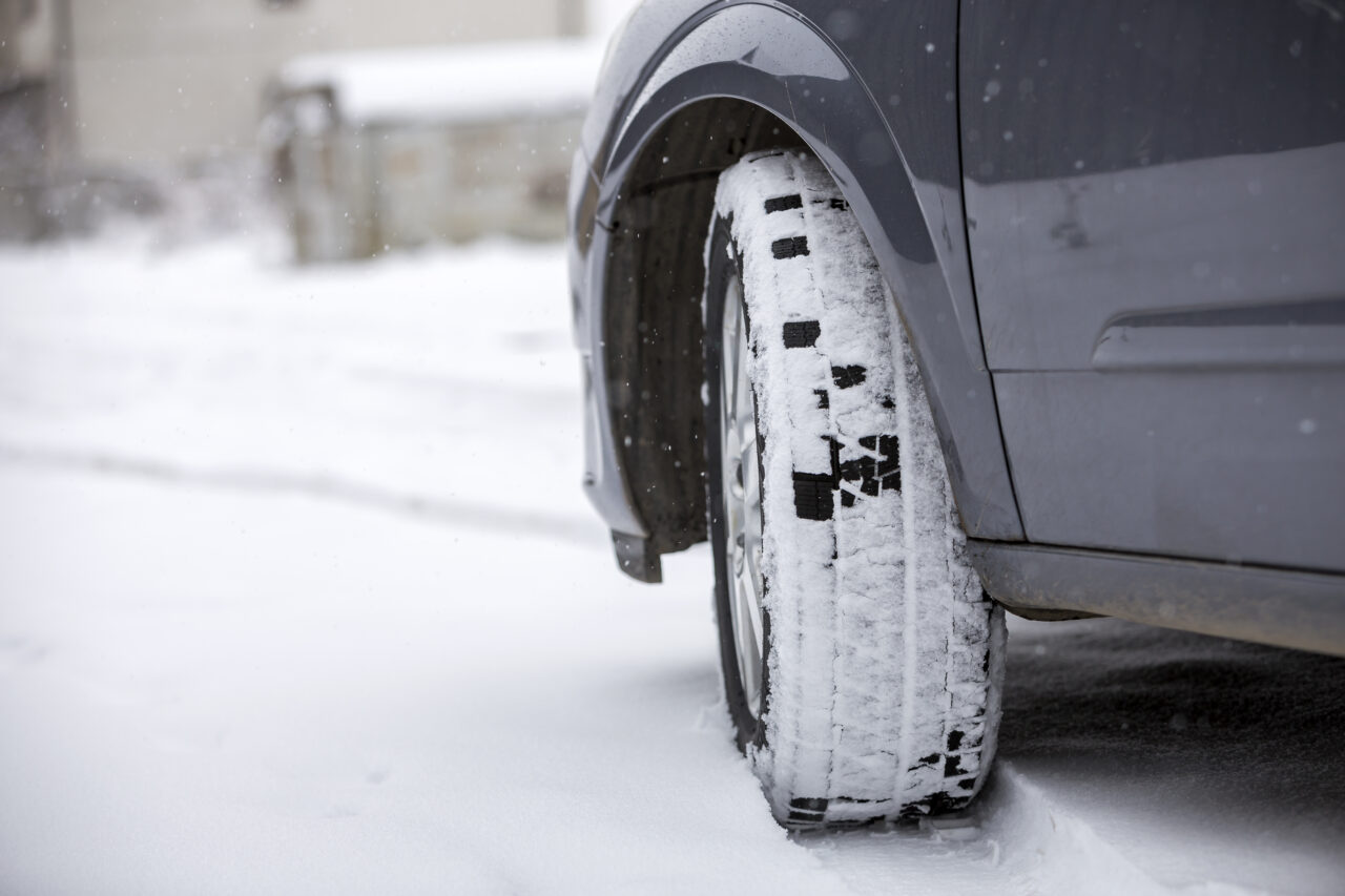 RAR desființează pseudo-știrile împrăștiate pe internet. Singura obligație legală pentru șoferi pe timp de iarnă