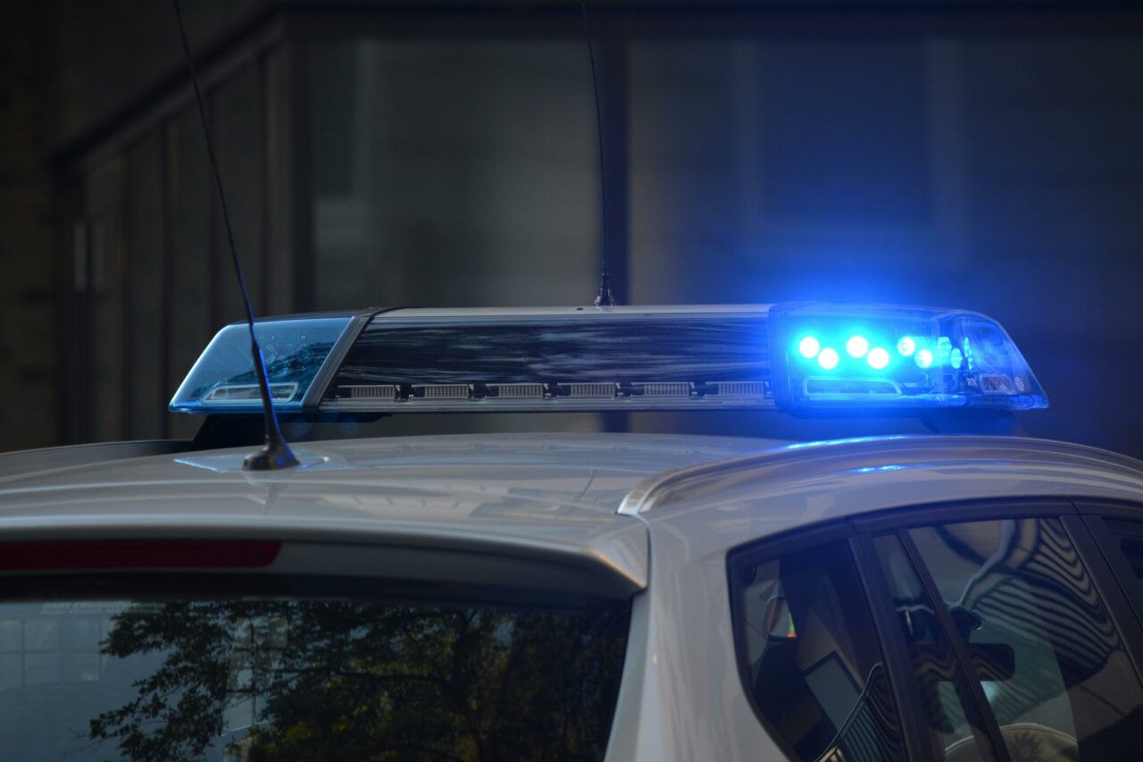 Percheziții ale polițiștilor în Sectorul 4, într-un dosar de camătă. Interlopi din clanul Ștoacă percepeau dobânzi de 30%