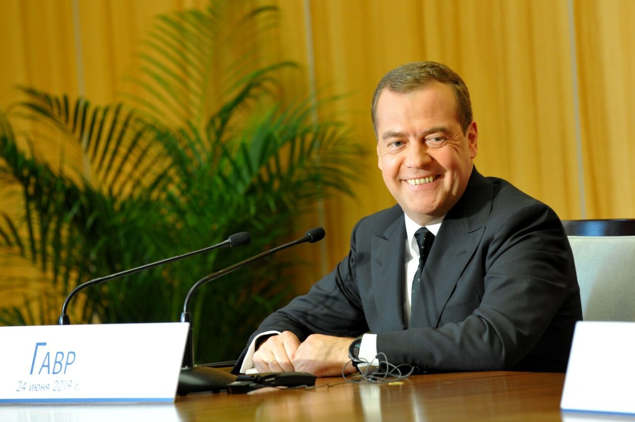 Medvedev îl ironizează pe Trump: Trimite rachete Tomahawk Ucrainei pentru a lovi Parisul, Berlinul și Varșovia. Vrea să ia Nobelul ca Biden