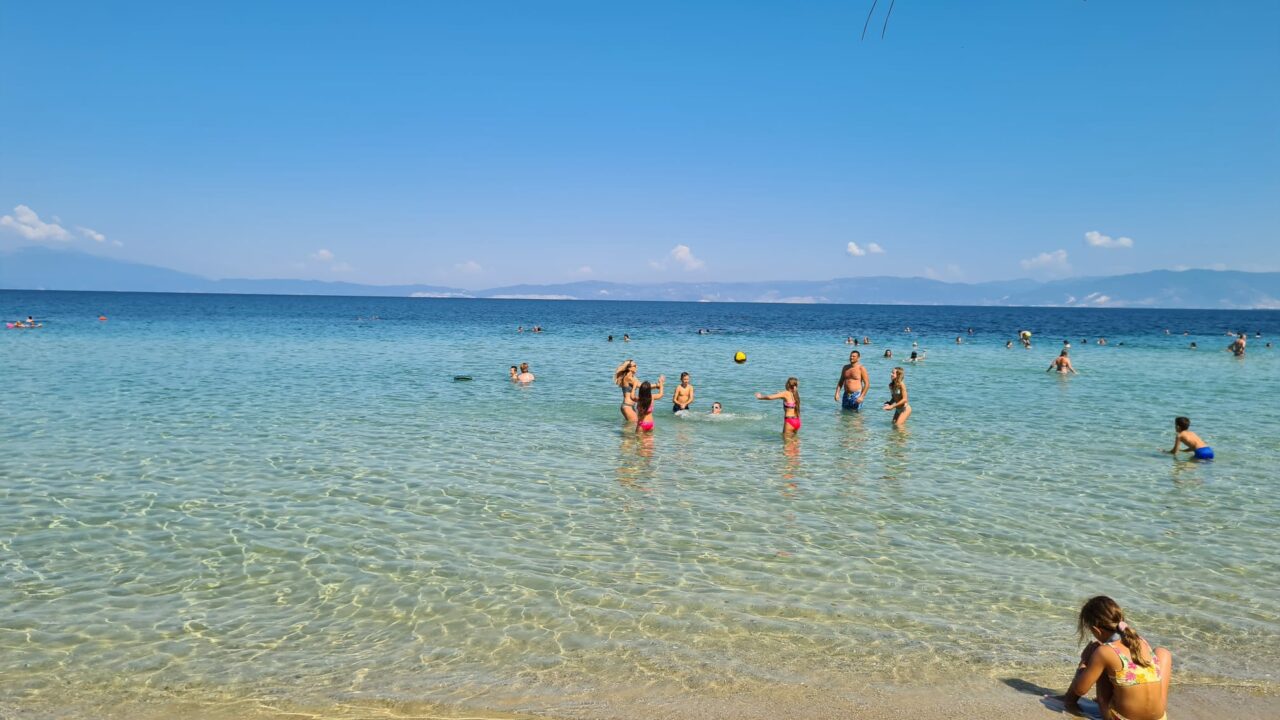 De ce au început românii să fugă de oraș și care este destinația preferată de vacanță