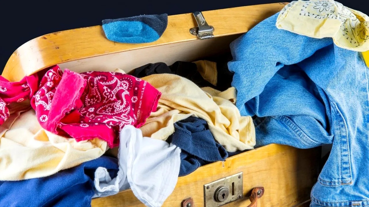 Articolul vestimentar care te îmbolnăvește fără să-ți dai seama. Poate conține chimicale periculoase