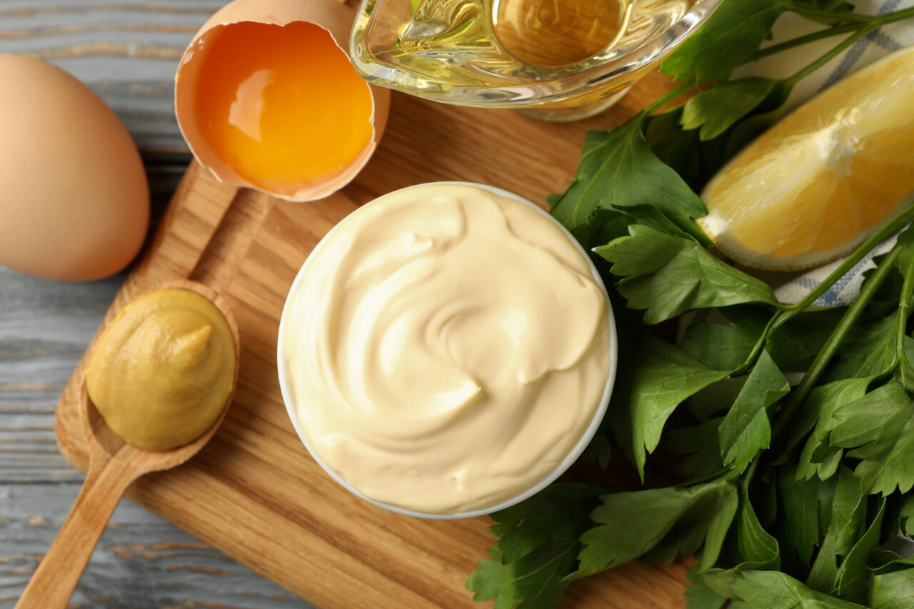 Cu ce se pot înlocui ouăle din maioneză, dacă vrei să o faci se post. Inclusiv salata de boeuf iese la fel de delicioasă și cu o textură cremoasă