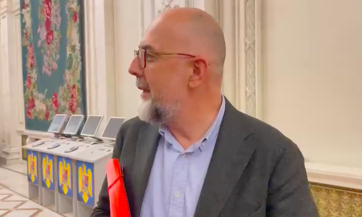 Kelemen Hunor a scăpat porumbelul, iar ICCJ și CSM au „sărit” pe Bolojan și pe el. Prins la înghesuială, liderul UDMR o sucește din nou