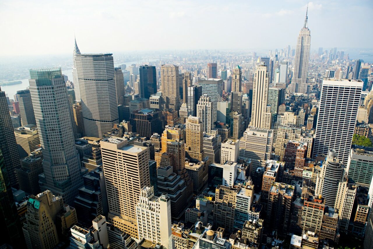 Cât costă să trăiești o lună de zile la New York. Cum se poate descurca un român care se mută acolo