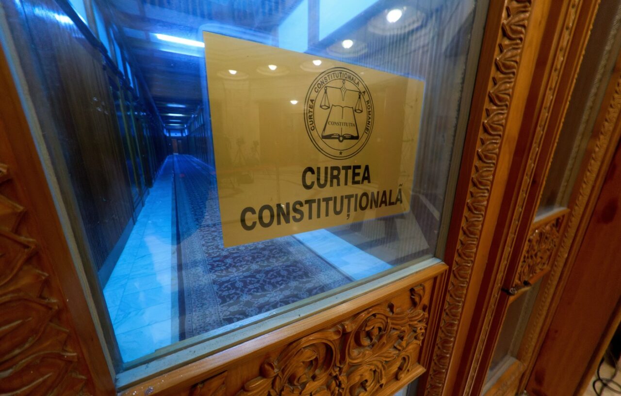 Ședință cu miză uriașă la CCR. Judecătorii analizează proiectul pensiilor magistraților. Bolojan amenință că își dă demisia dacă legea nu trece de CCR
