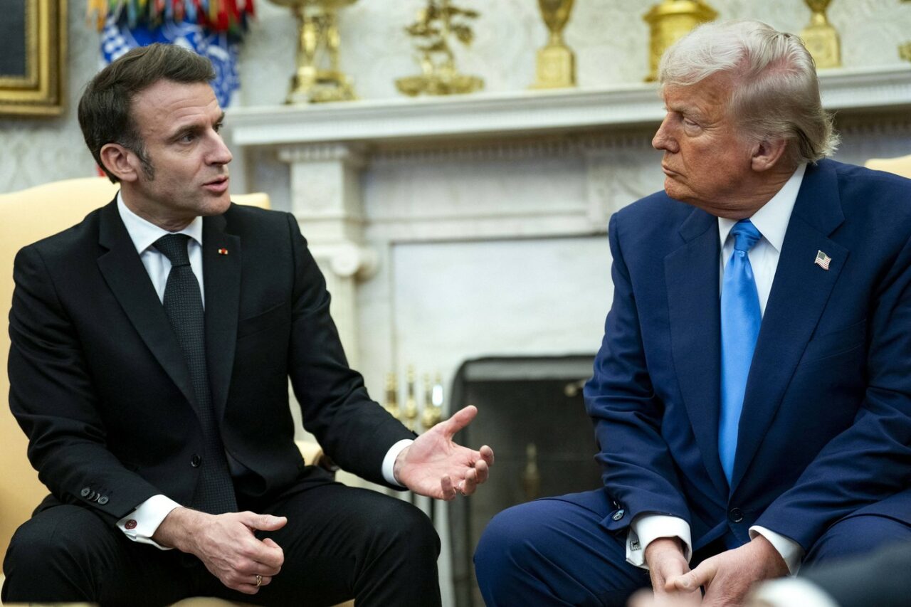 Macron pleacă în Egipt pentru „punerea în aplicare” a acordului dintre Israel şi Hamas. Donald Trump are aceeași destinație