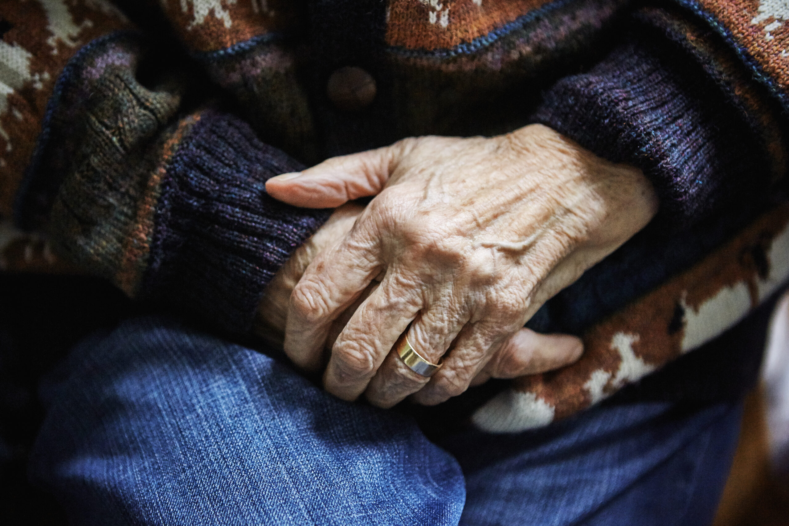 Pensionară din Tulcea, escrocată prin metoda accidentul
