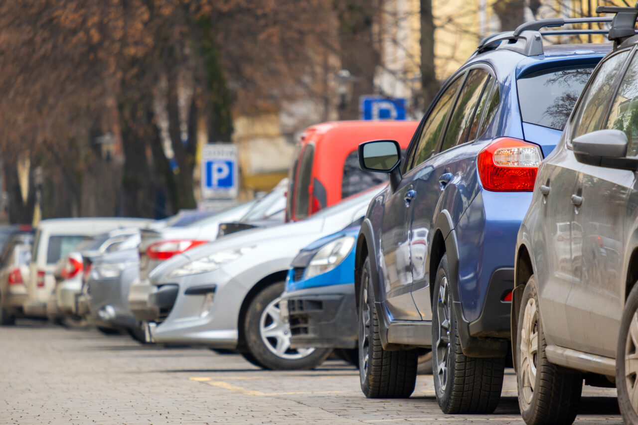 Turist polonez, PĂCĂLIT și umilit de o firmă de închirieri auto de lângă Otopeni. „L-a scuipat pe tata și ne-a arătat degetul mijlociu!”