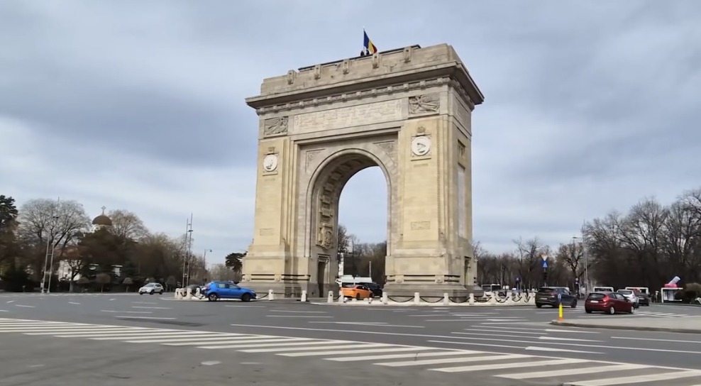 Cât costă un apartament cu 3 camere lângă Arcul de Triumf. Bucureștenii se revoltă: „Mai pun 200k și îmi iau castel”