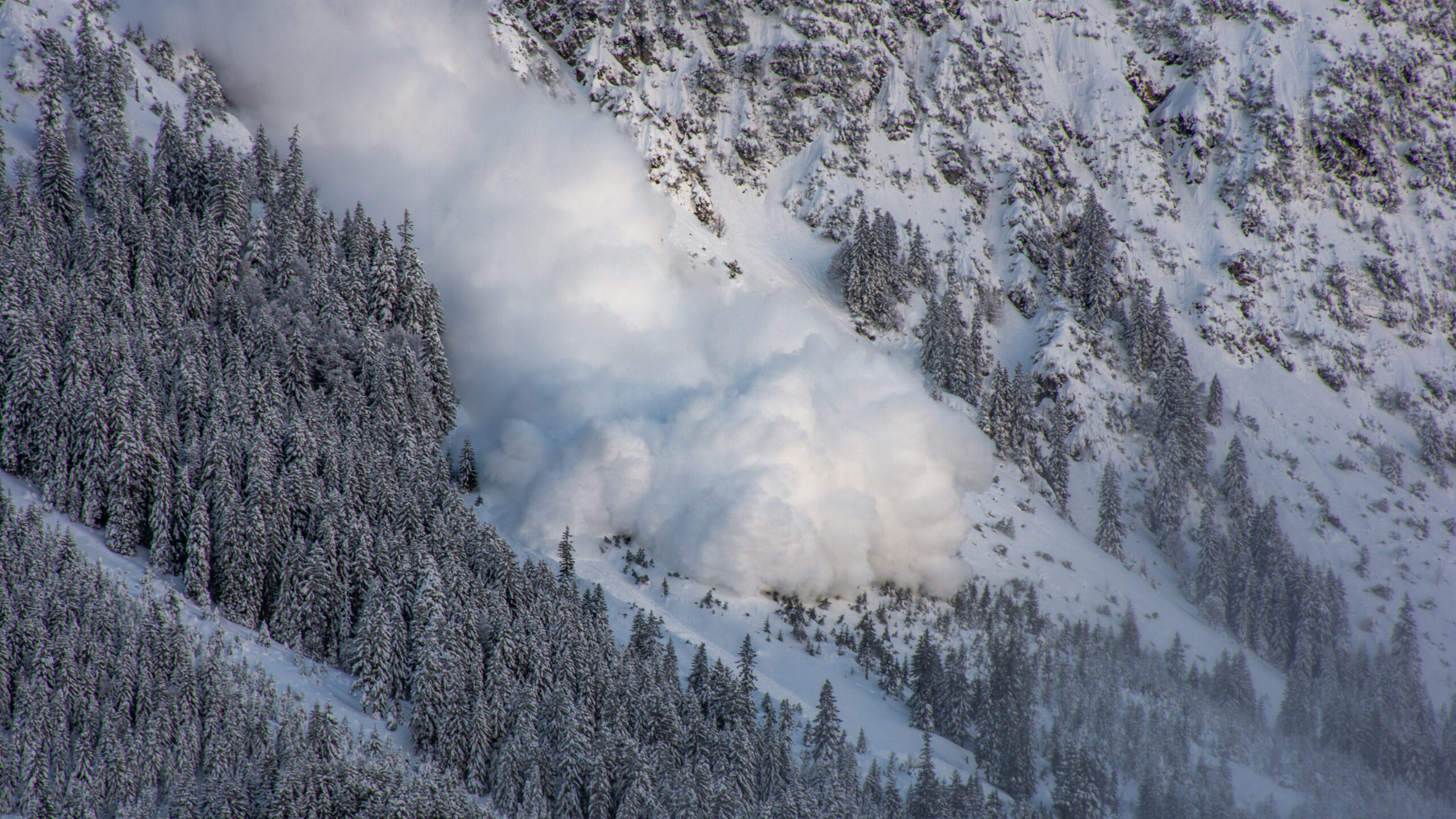 Risc mare de avalanșă în Făgăraș și Bucegi
