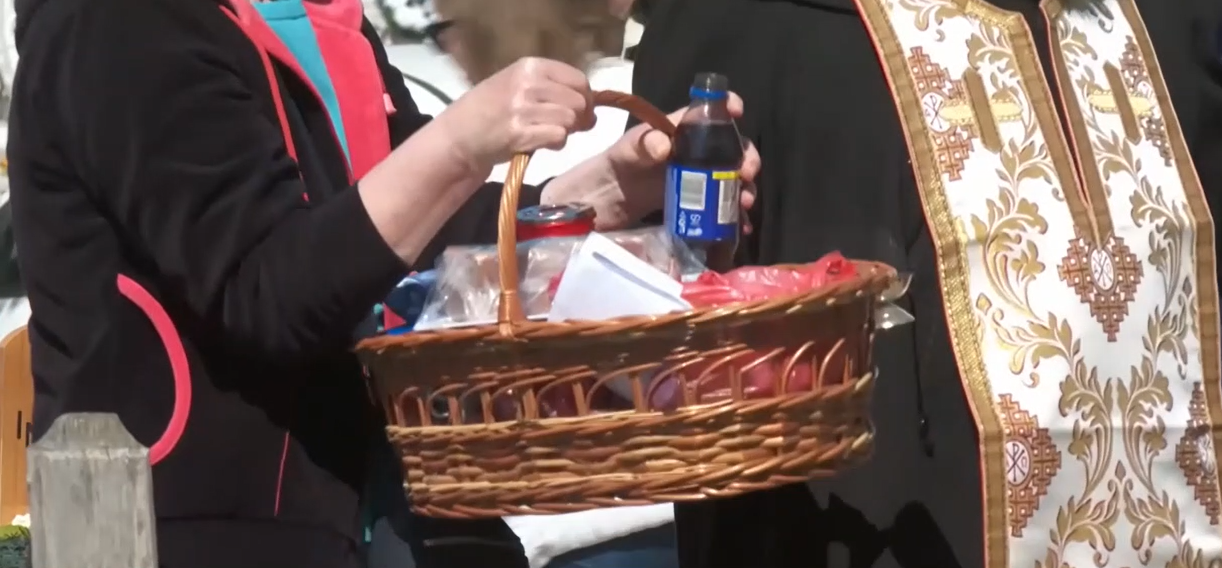 Când sunt moșii de toamnă anul acesta. Ce alimente nu trebuie să lipsească de la pomana oferită de Sâmbăta Morților