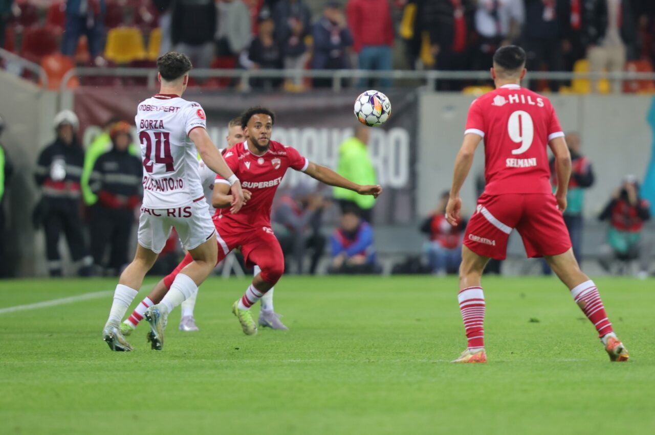 S-a stabilit cine va fi la centru la derby-ul Rapid – Dinamo! Avem declarațiile celor doi antrenori